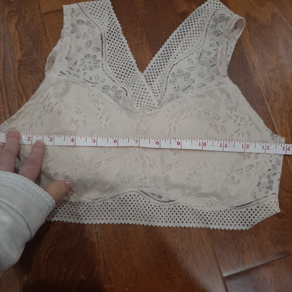 Beautiful boho lace bralette - Picture 7 of 15